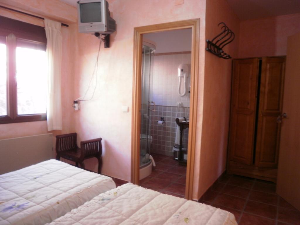Hostal El Olmo Camarena de la Sierra Camera foto